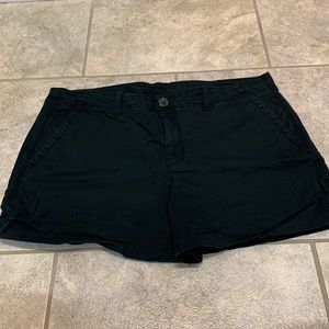 American Eagle Black Midi shorts size 18.